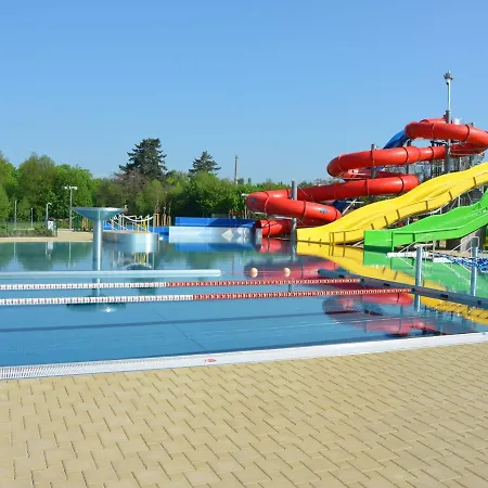 House With The Pool And Fenced Garden Holiday home Hnanice (Liberec)