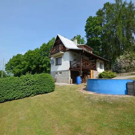 Dom wakacyjny Mountain Retreat With Pool